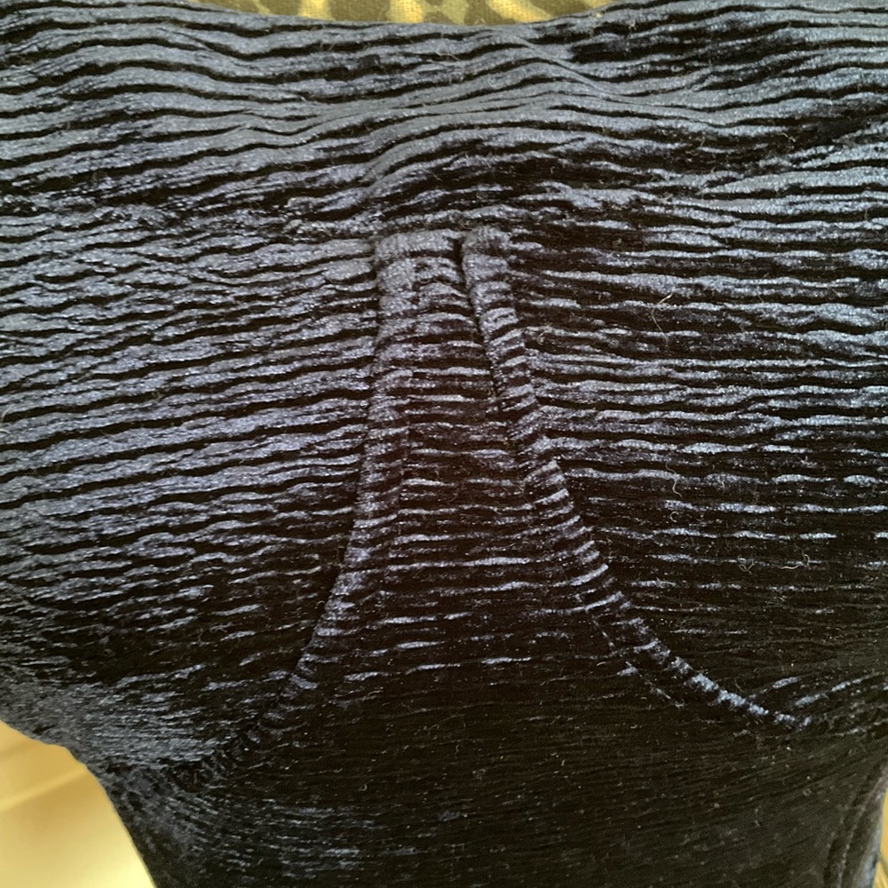 En Saison Navy Velvet Tank Top - Picture 3 of 12